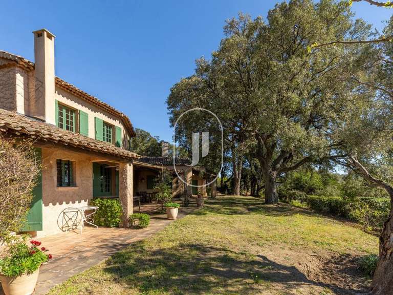 Propriété Grimaud - 9 chambres - 500m²