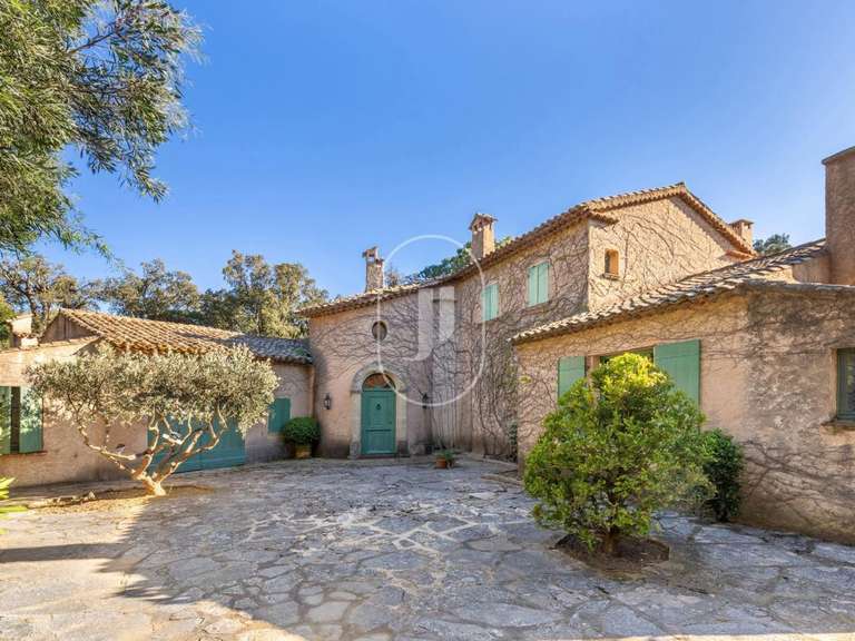 Propriété Grimaud - 9 chambres - 500m²