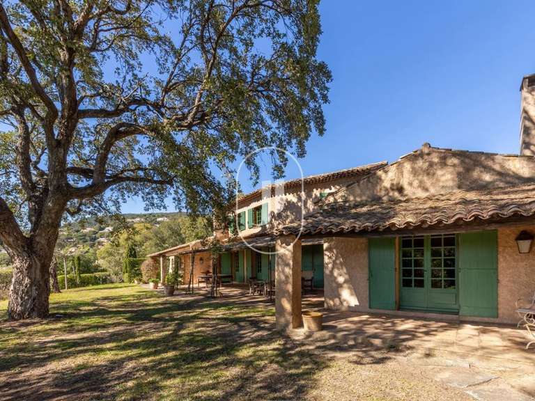 Propriété Grimaud - 9 chambres - 500m²