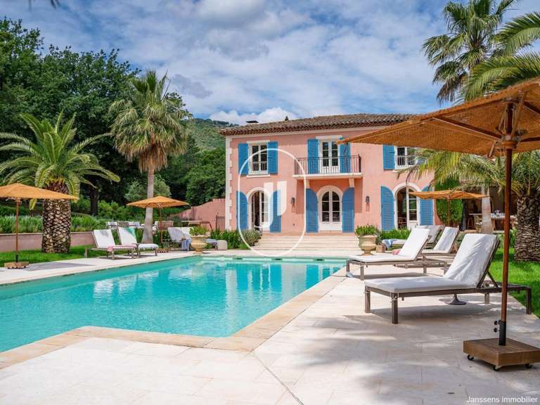 Propriété Grimaud - 5 chambres - 260m²
