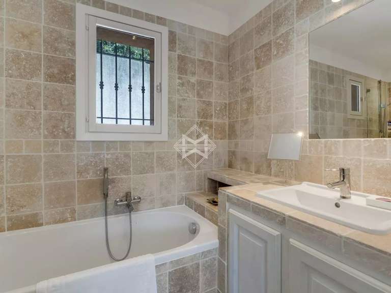 Propriété Grimaud - 3 chambres - 350m²