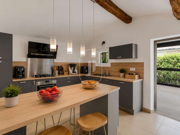 Propriété Grimaud - 8 chambres - 332m²