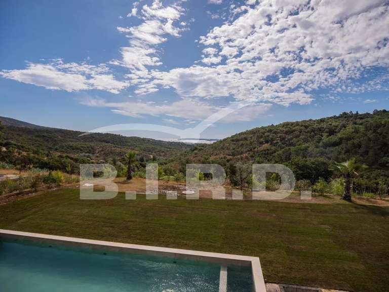 Villa Grimaud - 5 bedrooms - 269m²