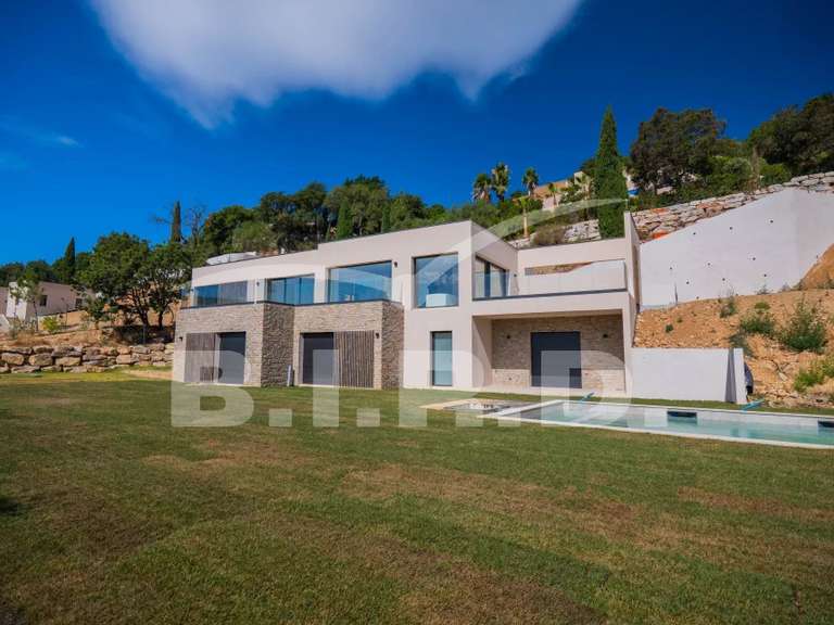 Villa Grimaud - 5 bedrooms - 269m²