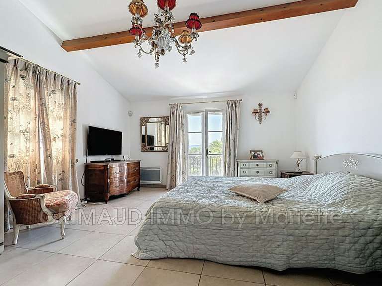 Villa Grimaud - 4 bedrooms - 221m²