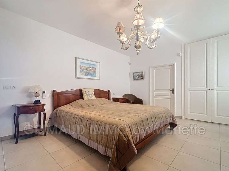 Villa Grimaud - 4 bedrooms - 221m²