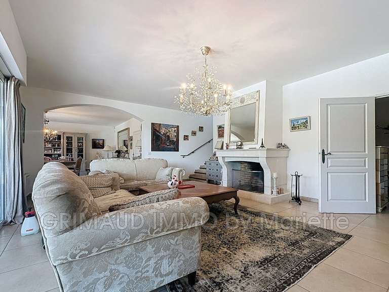 Villa Grimaud - 4 bedrooms - 221m²