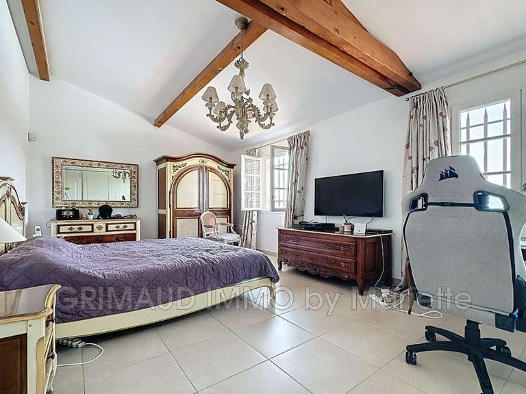 Villa Grimaud - 4 bedrooms - 221m²