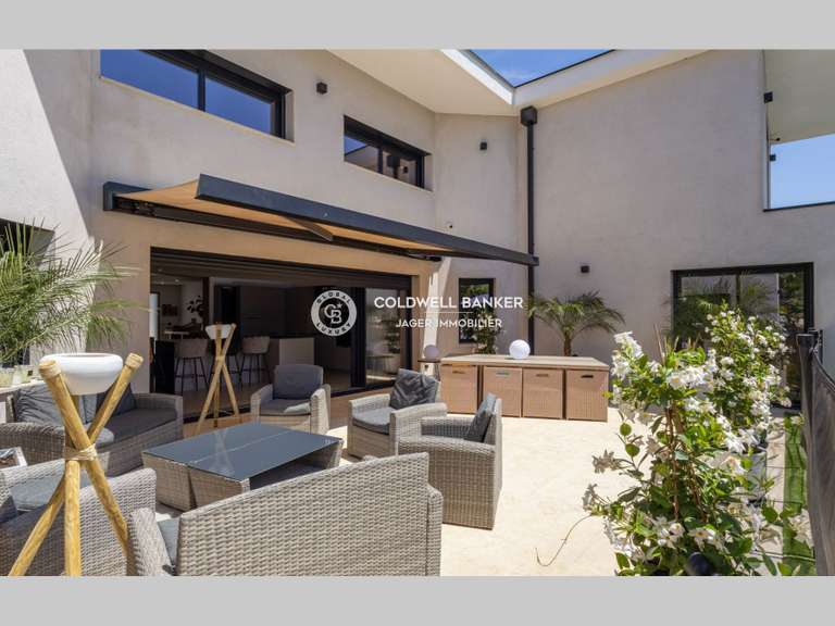 Villa Grimaud - 4 bedrooms - 300m²