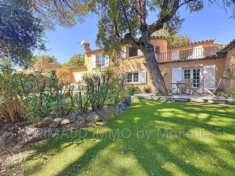 Villa Grimaud - 3 bedrooms - 119m²