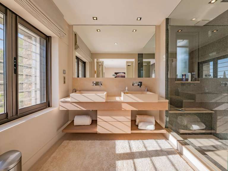 Villa Grimaud - 4 bedrooms - 245m²