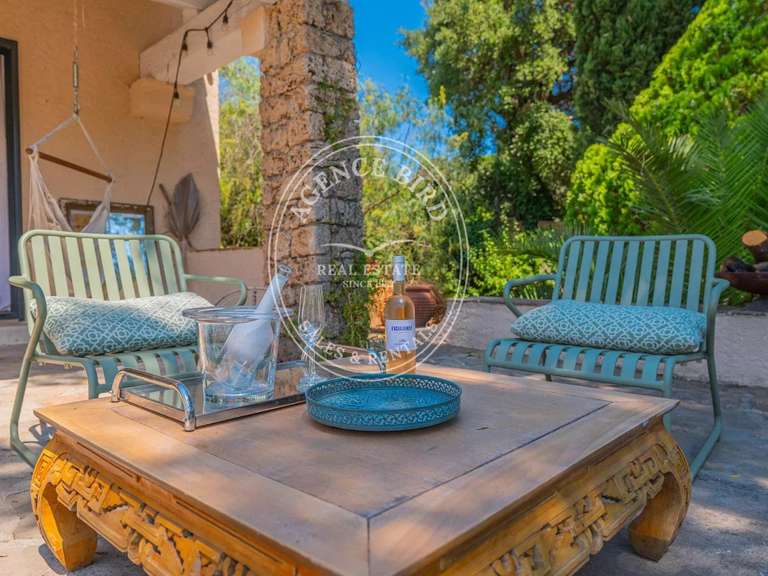 Villa Grimaud - 5 bedrooms - 200m²