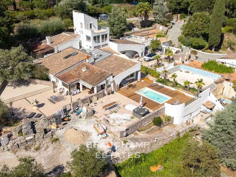 Villa Grimaud - 10 chambres - 591m²