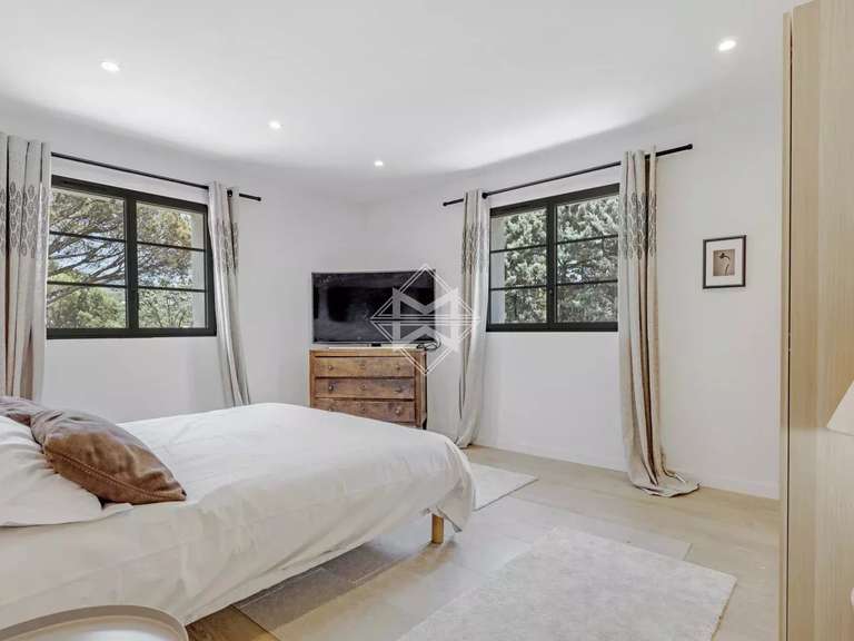 Villa Grimaud - 6 bedrooms - 360m²