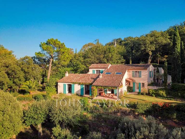 Villa Grimaud - 3 bedrooms - 240m²