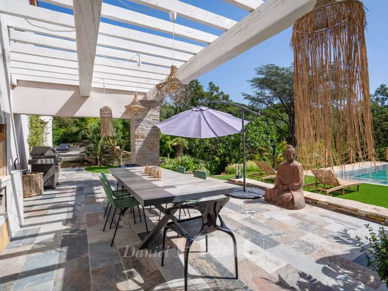 Villa Grimaud - 5 bedrooms - 308m²