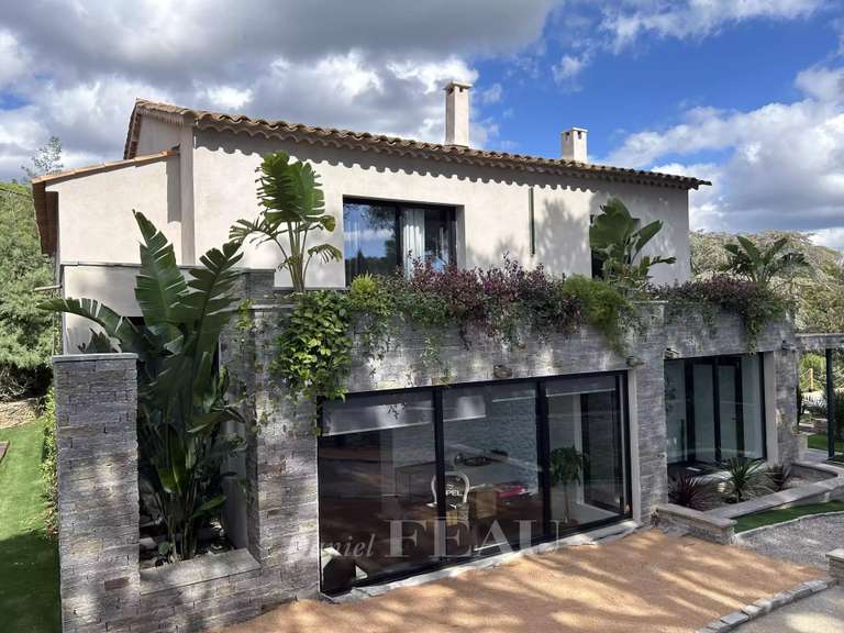 Villa Grimaud - 5 bedrooms - 308m²