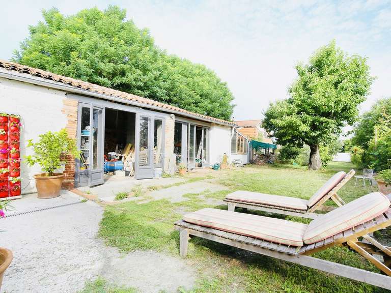 Maison Grisolles - 4 chambres - 310m²
