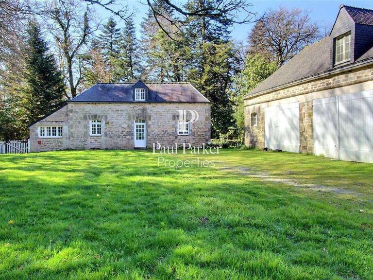 Castle Guémené-sur-Scorff - 11 bedrooms