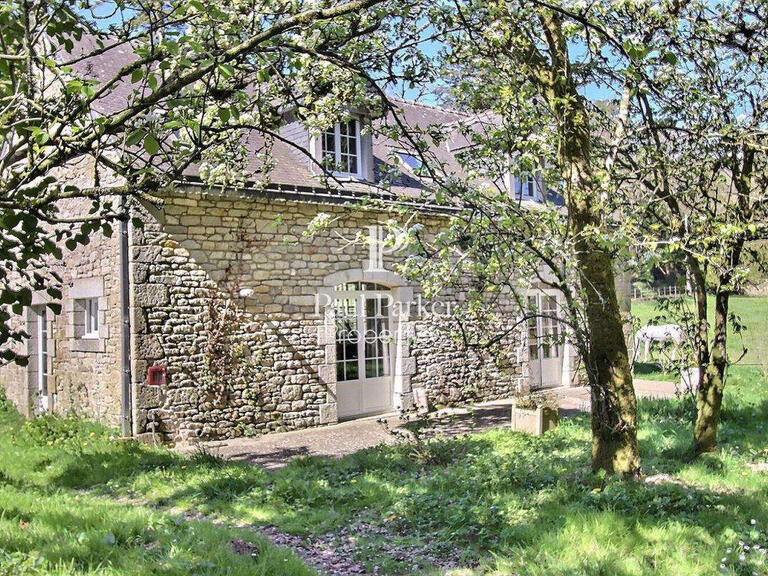 Castle Guémené-sur-Scorff - 11 bedrooms