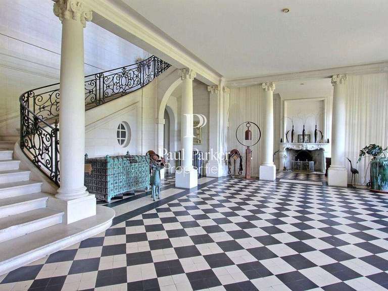 Castle Guémené-sur-Scorff - 11 bedrooms