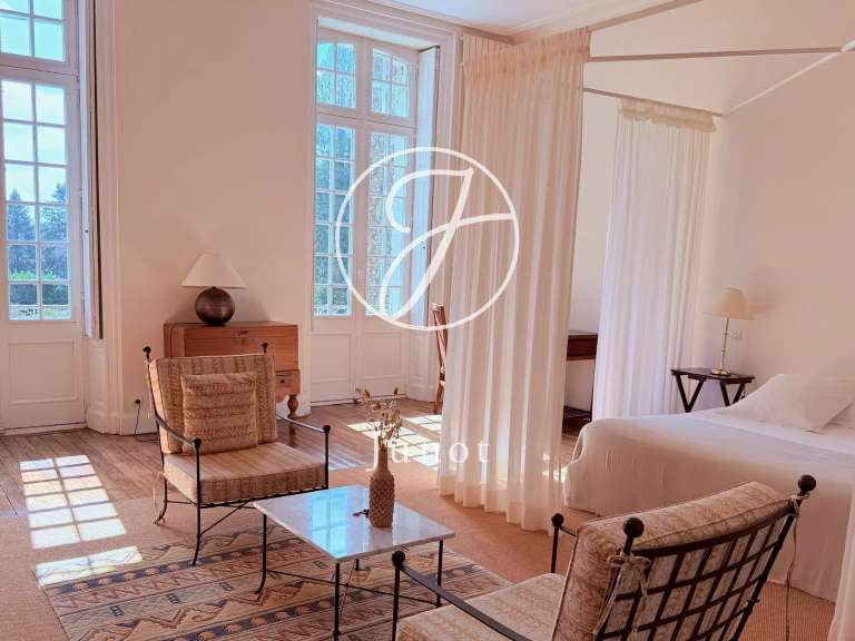 Château Guémené-sur-Scorff - 11 chambres - 1201m²