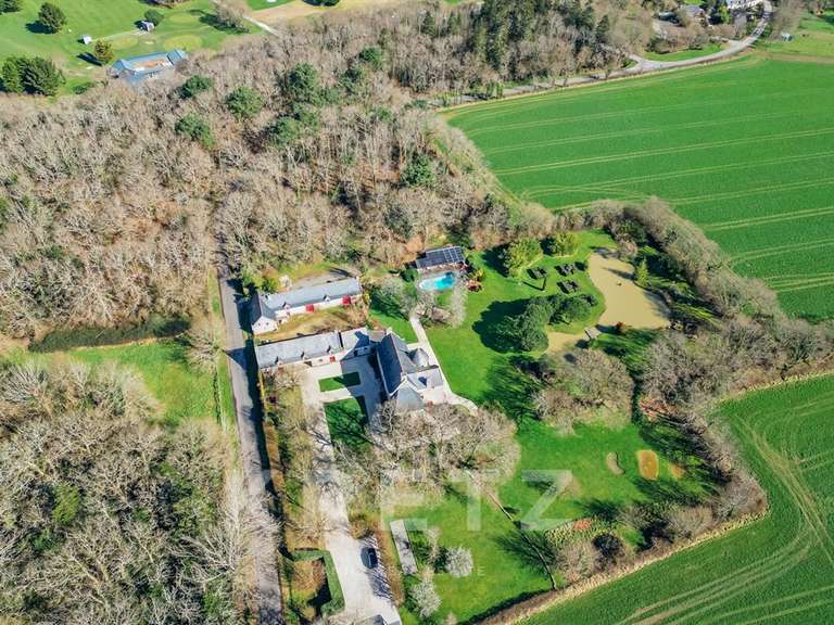 Maison Guérande - 10 chambres - 715m²