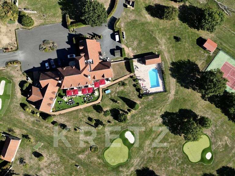Château Guéret - 30 chambres - 1540m²