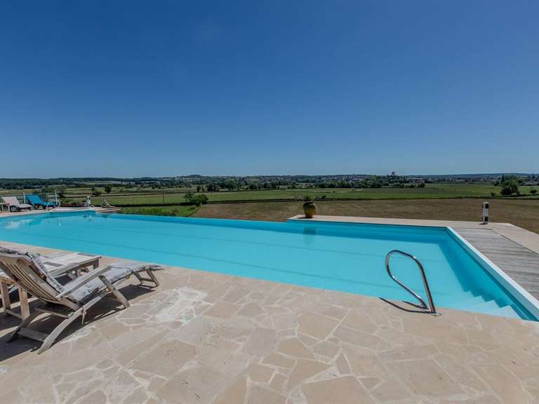 Castle Gueugnon - 600m²