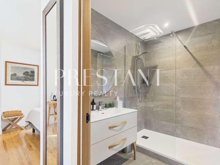 House Guiche - 6 bedrooms - 403m²