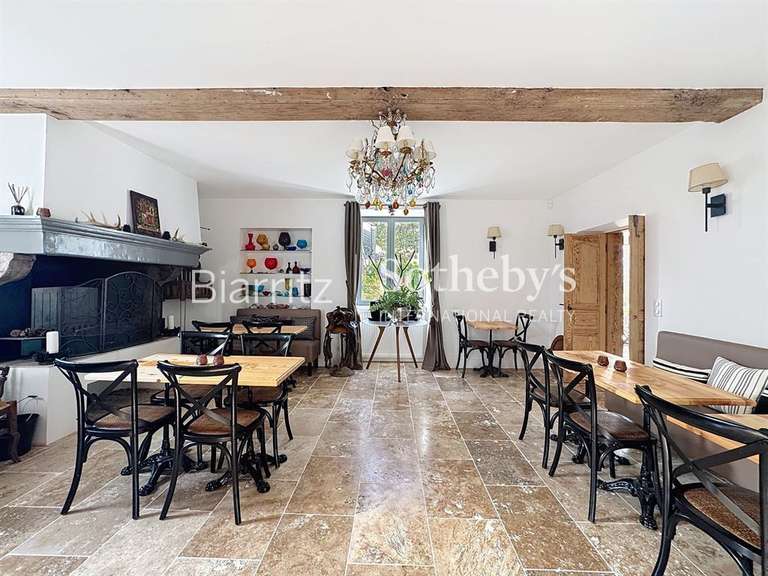 Maison Guiche - 6 chambres - 405m²