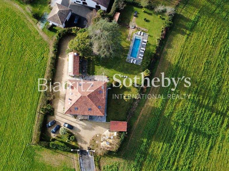 Maison Guiche - 6 chambres - 405m²