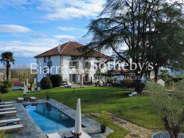 Maison Guiche - 6 chambres - 405m²