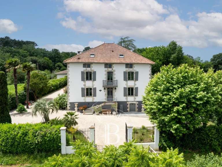 Propriété Guiche - 6 chambres - 405m²