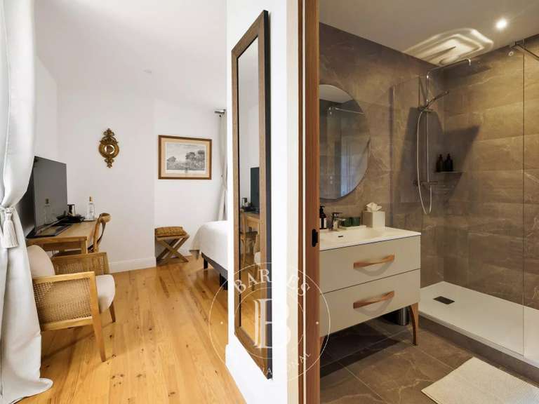 Propriété Guiche - 6 chambres - 405m²
