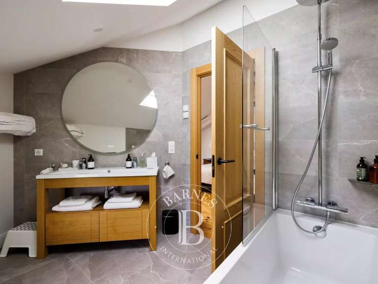 Propriété Guiche - 6 chambres - 405m²
