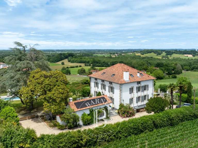 Propriété Guiche - 6 chambres - 405m²