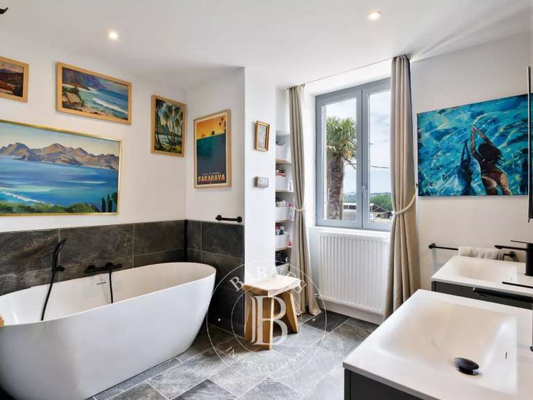 Propriété Guiche - 6 chambres - 405m²