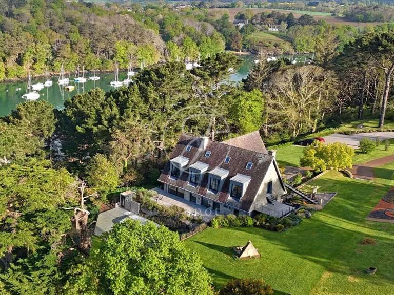 Propriété Guidel - 9 chambres - 33511m²