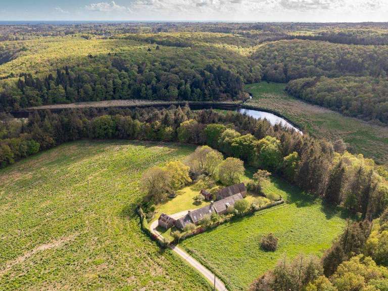 Property Guidel - 4 bedrooms