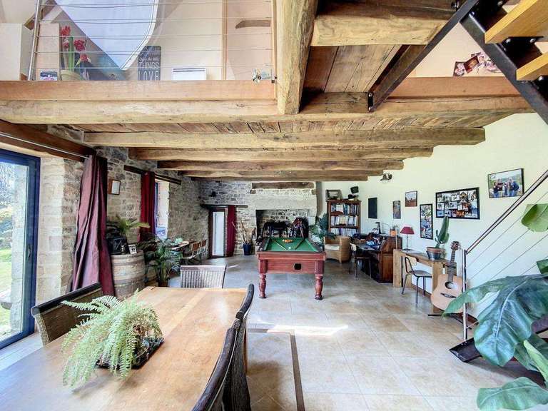 Property Guidel - 4 bedrooms