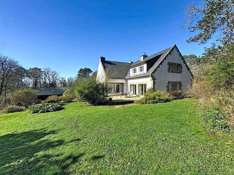 Property Guidel - 5 bedrooms