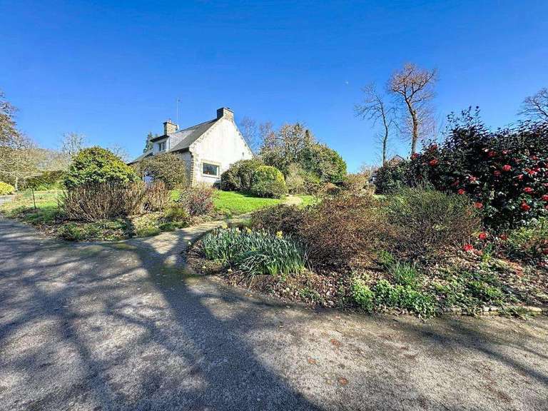 Property Guidel - 5 bedrooms