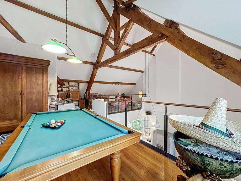 Property Guidel - 5 bedrooms