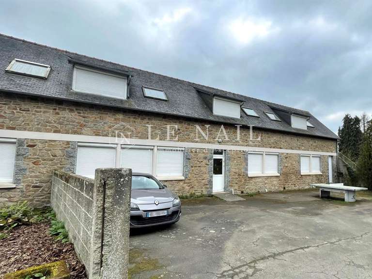 Propriété Guingamp - 48 chambres - 1708m²