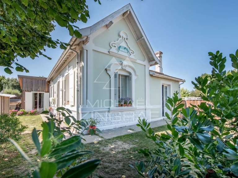 House Gujan-Mestras - 4 bedrooms - 127m²