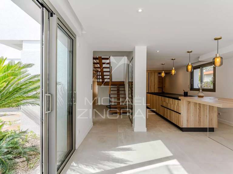 Maison Gujan-Mestras - 5 chambres - 205m²