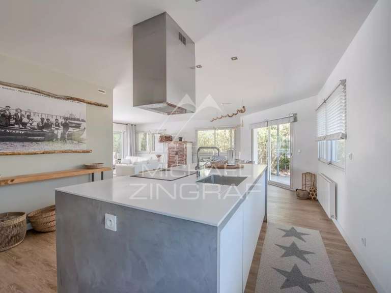 Maison Gujan-Mestras - 3 chambres - 141m²