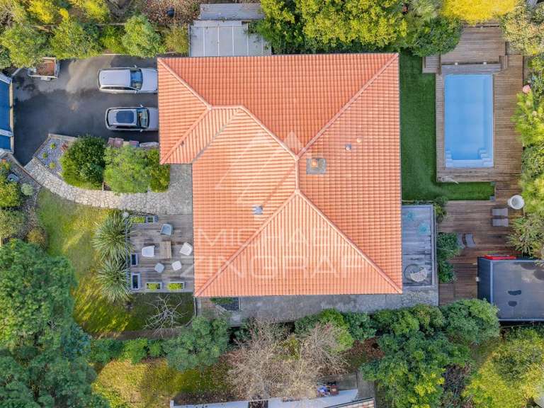 Maison Gujan-Mestras - 4 chambres - 200m²