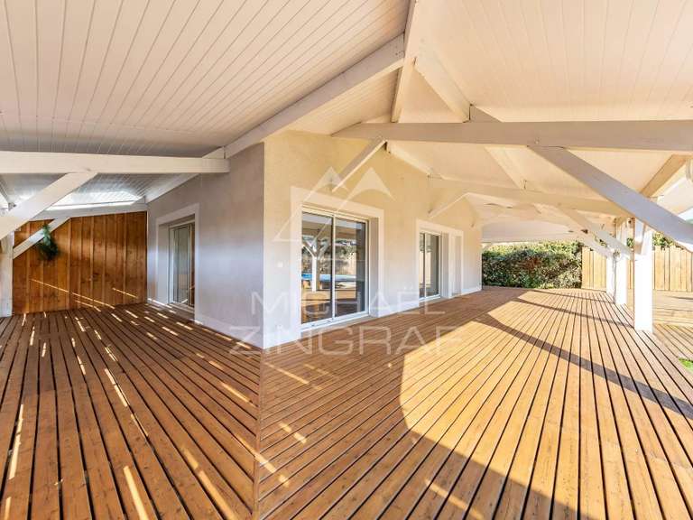 Maison Gujan-Mestras - 3 chambres - 185m²